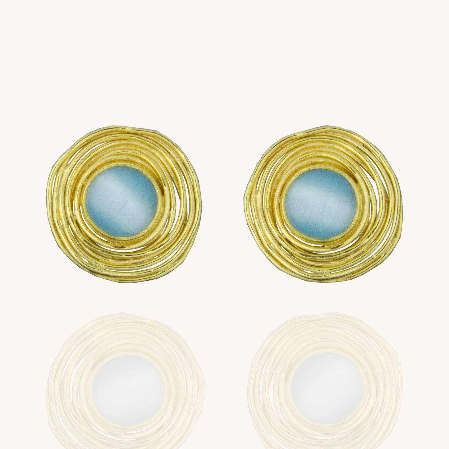 Physis gold vermeil stud earring with blue cats eye